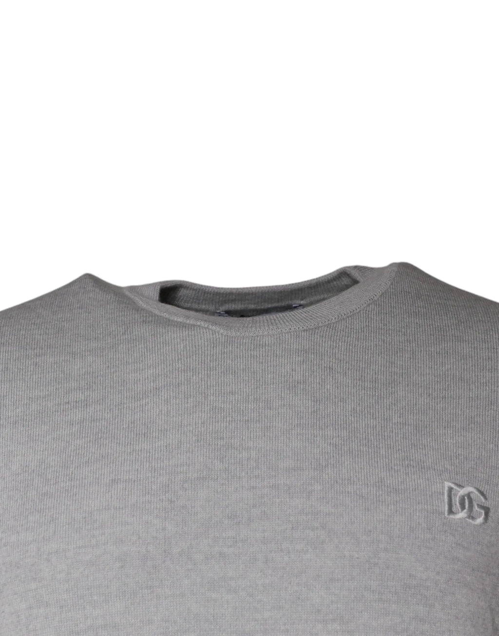 Pull en laine gris clair dolce & gabbana avec col rond en coton gris chiné et logo dg brodé subtil sur la poitrine gauche