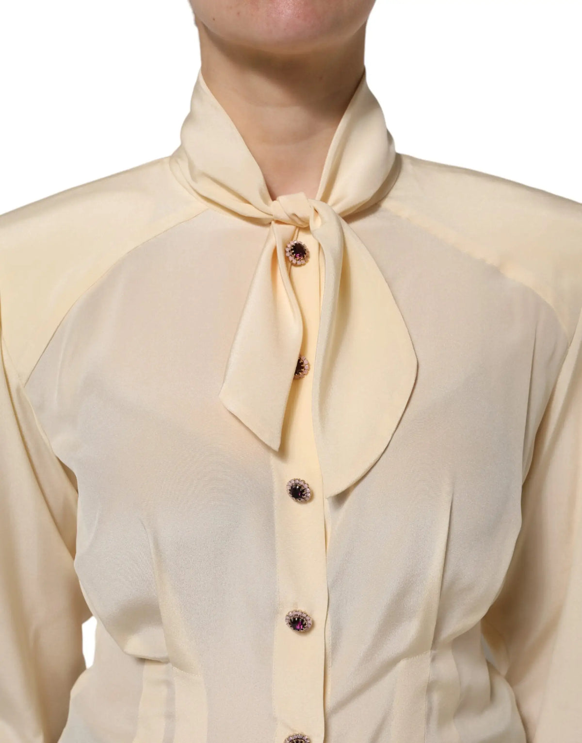 Blouse dolce & gabbana couleur crème en satin avec col foulard noué et boutons décoratifs