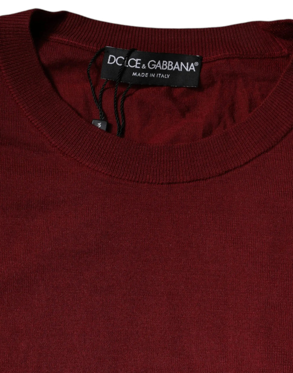 Pull over col rond en cachemire bordeaux dolce gabbana avec col côtelé et texture fine tricotée