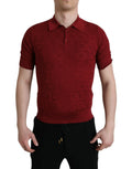 Polo dolce & gabbana en soie rouge foncé avec motif texturé subtil de logos répétés sur tissu