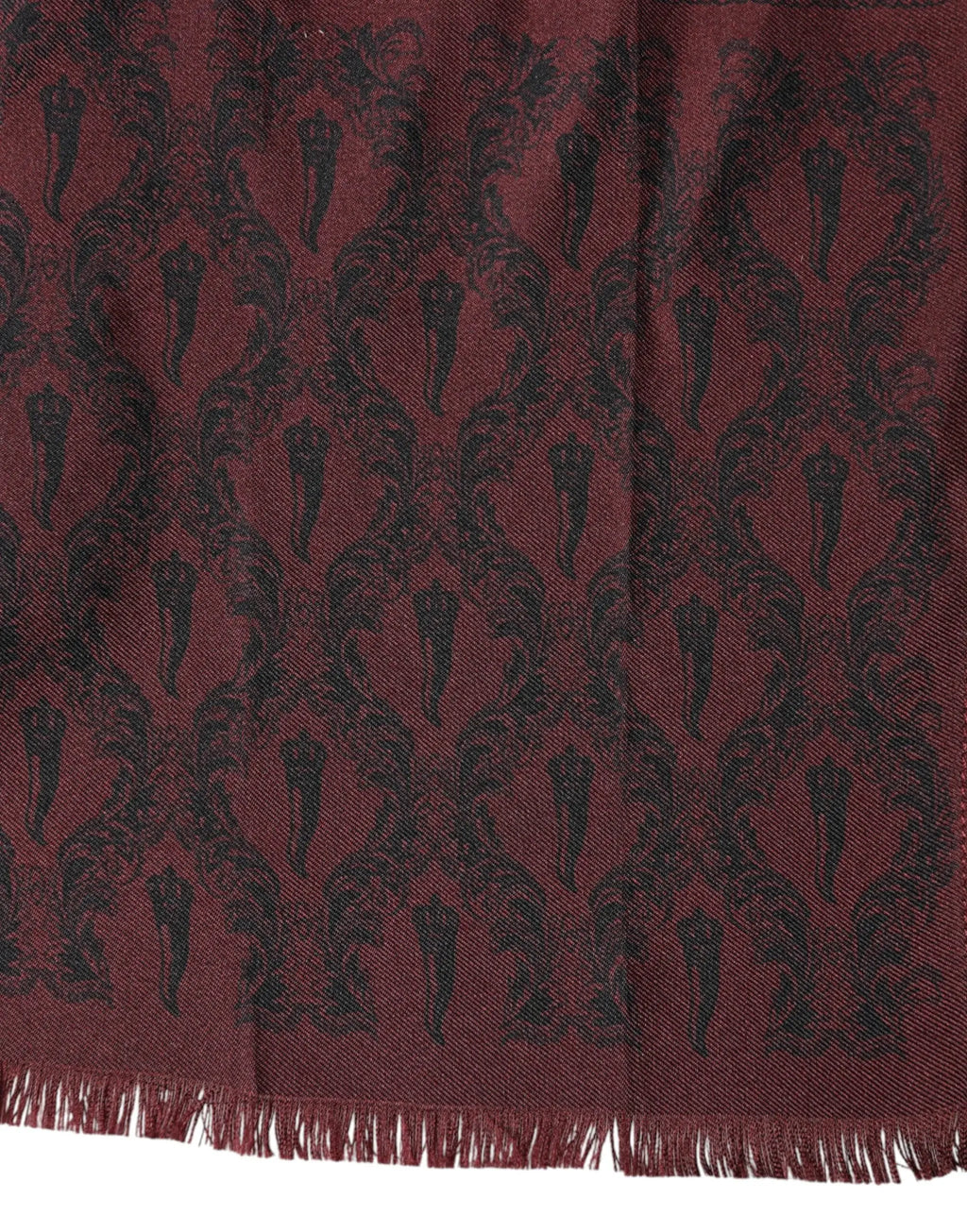 Écharpe en soie dolce & gabbana bordeaux riche avec motif damassé noir et bord à franges 133cm x 22cm homme