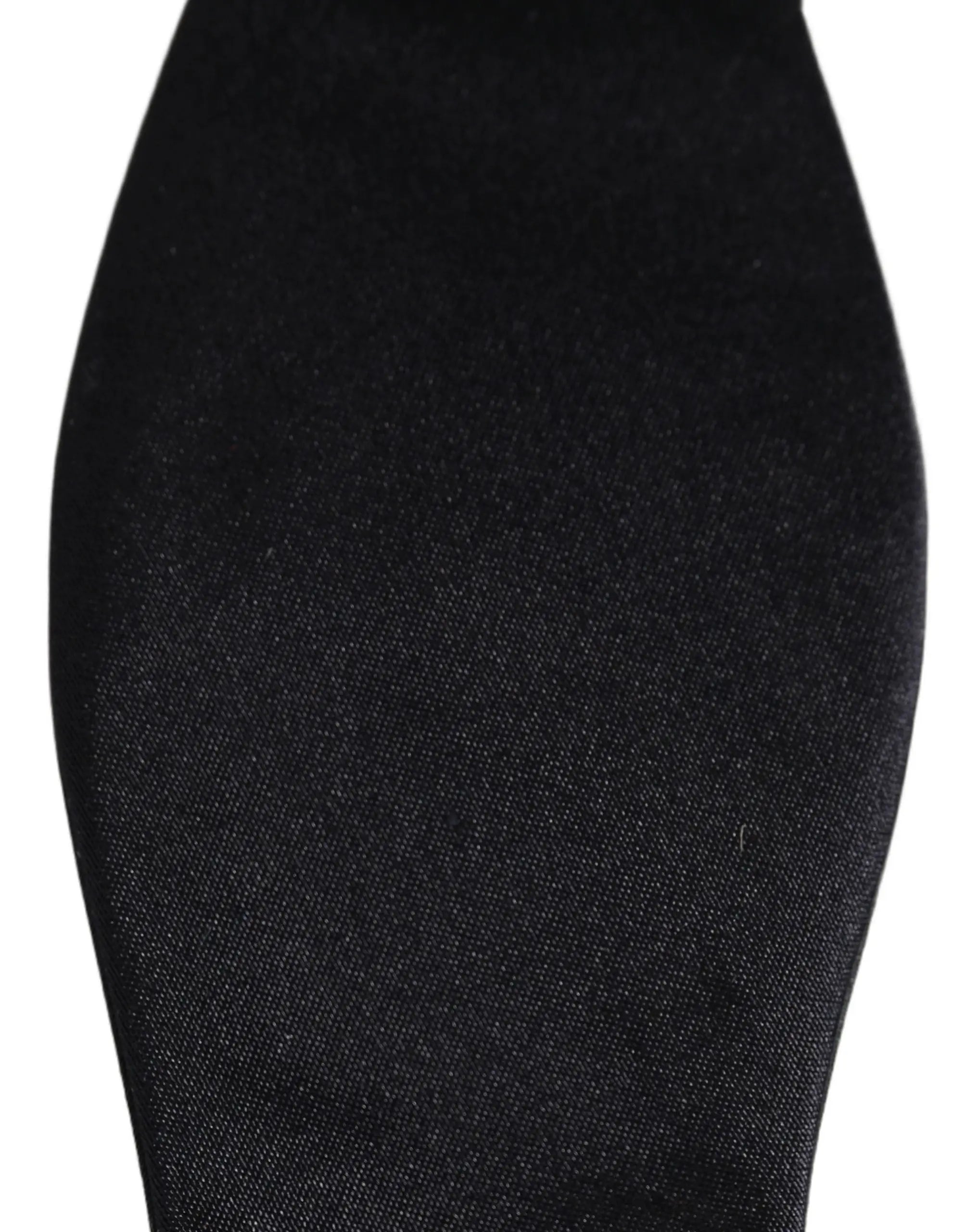 Jupe crayon en satin noir avec fini lisse et brillant associée au noeud papillon réglable bleu foncé 100 pour cent soie dolce & gabbana homme
