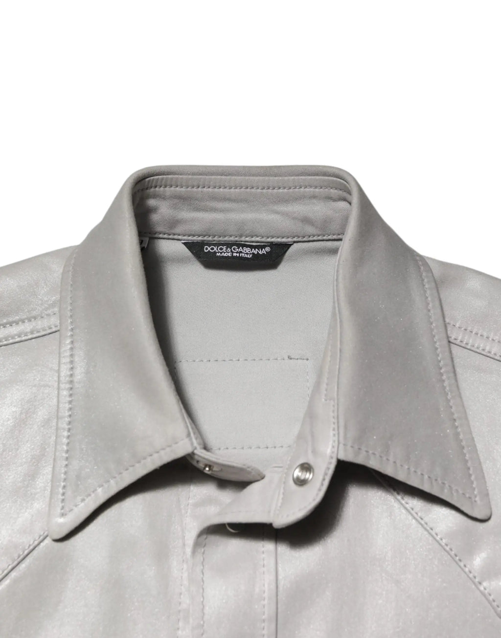 Une veste en cuir gris clair élégante avec col structuré et coutures discrètes pour homme dolce & gabbana