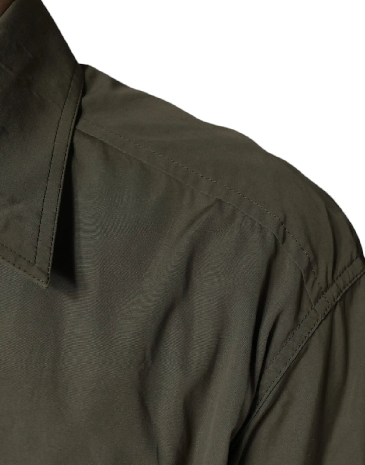 Chemise en coton vert olive foncé avec col structuré et couture soignée dolce & gabbana military green bend collar