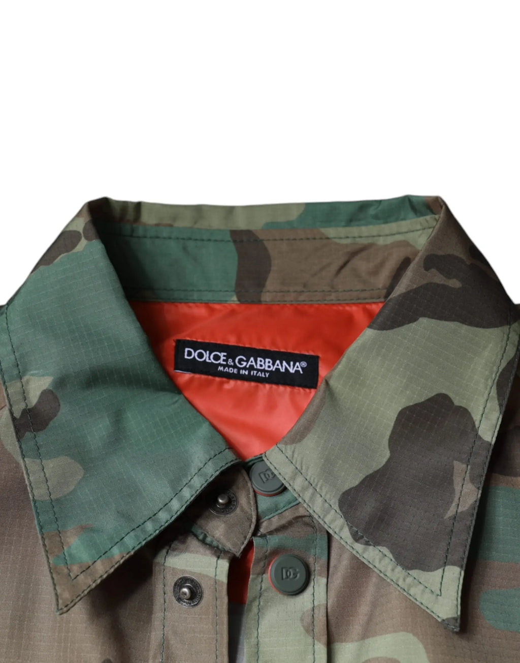 Dolce & gabbana chemise multicolore camouflage avec doublure intérieure orange vif et boutons métalliques