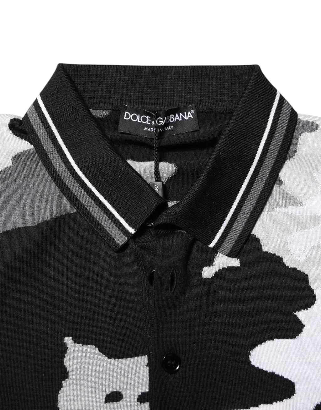Polo dolce & gabbana multicolore camouflage noir et blanc avec col côtelé gris et blanc contrastant