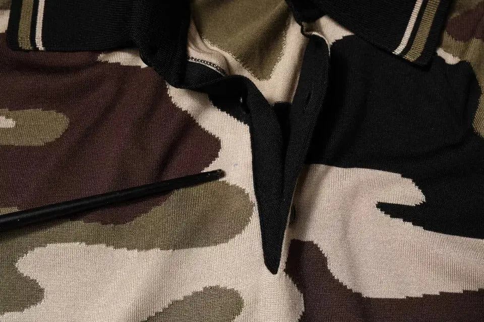 Polo en maille noire dolce gabbana avec motif camouflage multicolore en marron vert olive et beige