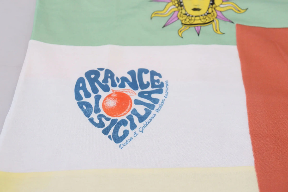 Serviette en coton blanche dolce & gabbana avec logo bleu en forme de coeur et rayures multicolores douces