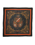 Écharpe homme dolce & gabbana en cachemire multicolore avec motif blason or sur fond noir et orange 272cm x 132cm