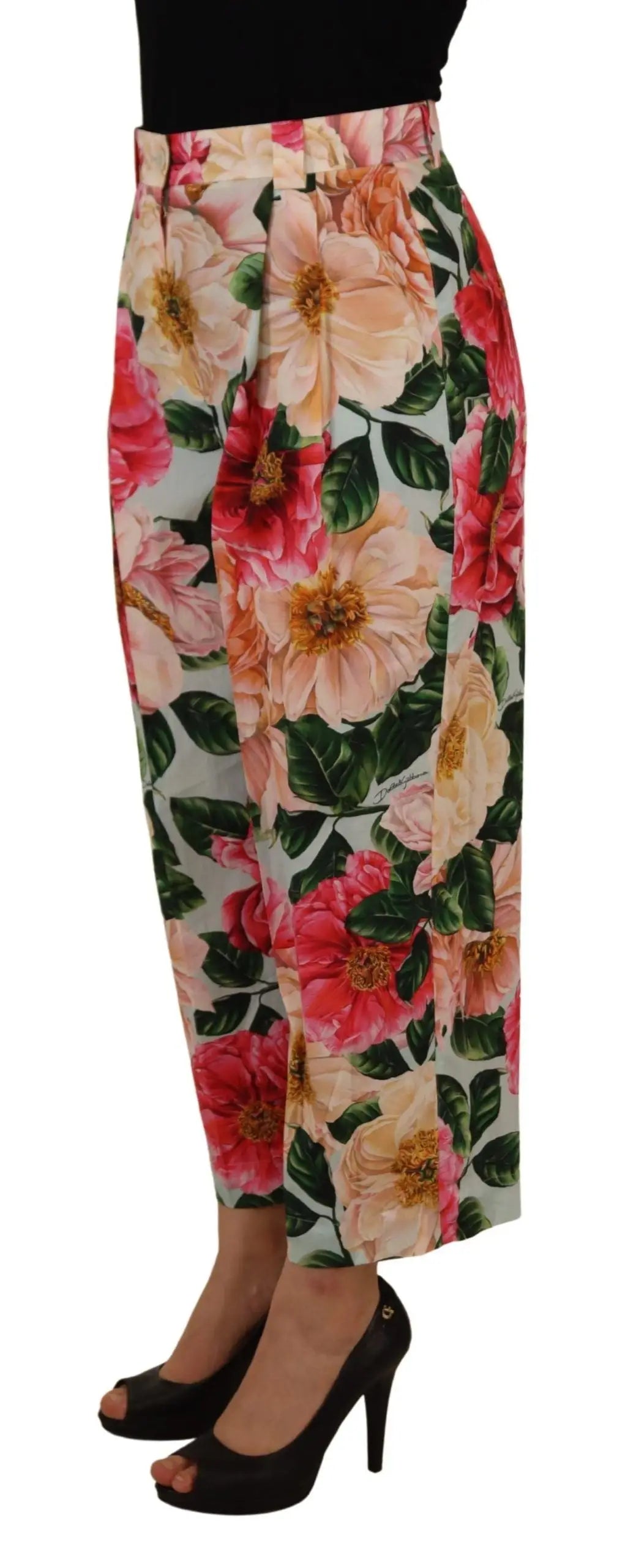 Pantalon large cropped dolce & gabbana multicolore avec imprimé floral en roses pastel, pêches et verts sur fond clair