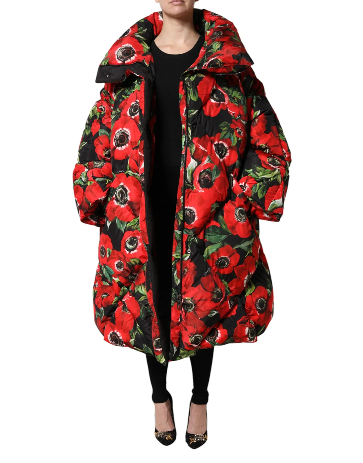 Dolce & gabbana manteau matelassé rouge et noir à fleurs avec col large et fermeture éclair intégrale