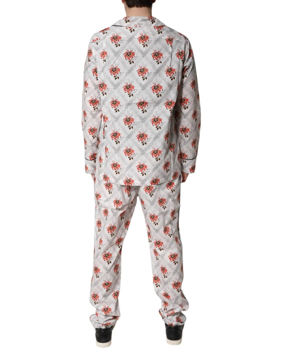 Ensemble de pyjama blanc dolce gabbana en coton avec motif floral rouge et noir sur fond gris clair
