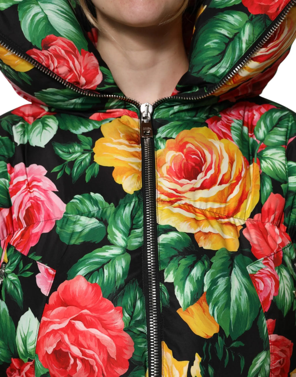 Veste matelassée à capuche dolce & gabbana noire avec motif floral multicolore rouge et jaune vif
