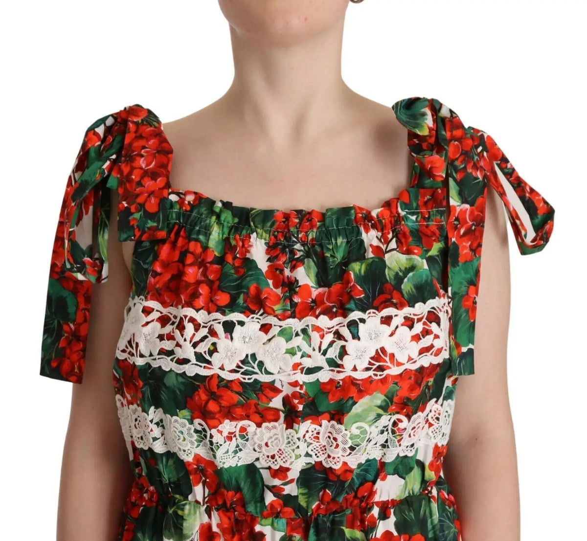 Robe longue maxi dolce gabbana à imprimé géranium multicolore rouge et vert avec galon en dentelle blanche et bretelles nouées
