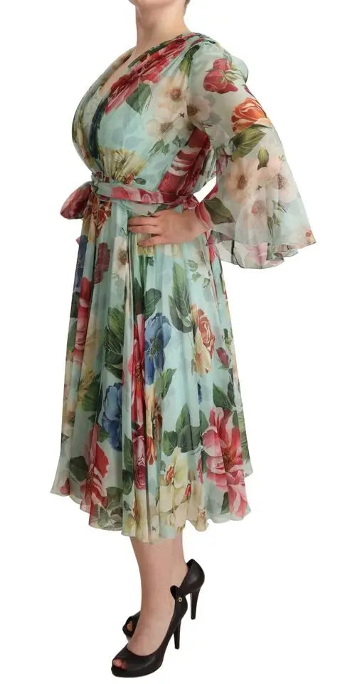 Robe midi portefeuille en soie verte douce à imprimé floral multicolore avec manches évasées transparentes dolce gabbana