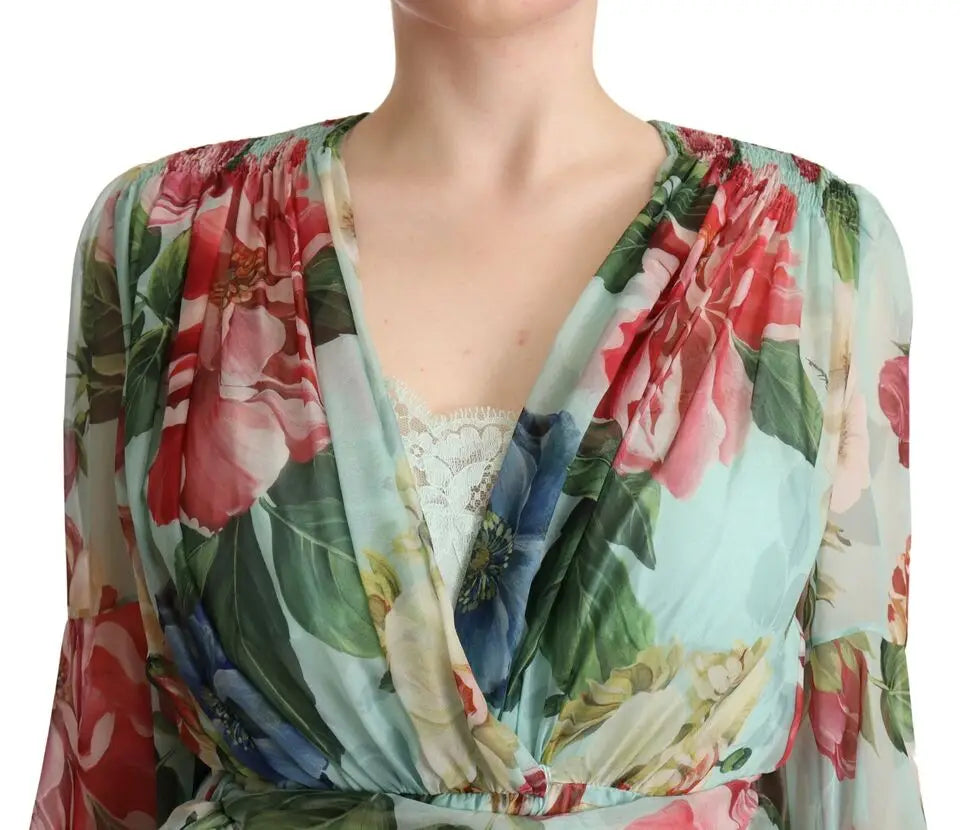 Robe midi portefeuille en soie dolce & gabbana bleu clair à imprimé floral multicolore avec roses roses et rouges