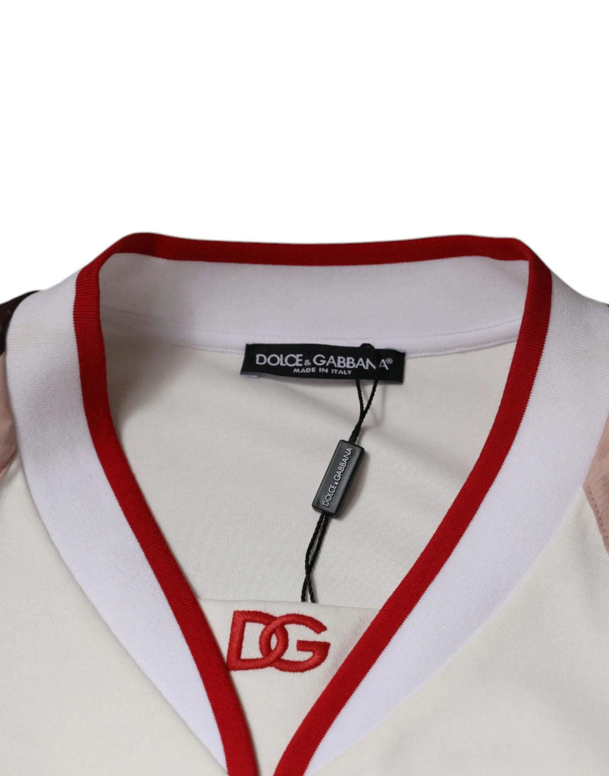 Polo shirt blanc dolce & gabbana en coton avec liseré rouge et logo dg brodé, style jersey multicolore v-neck