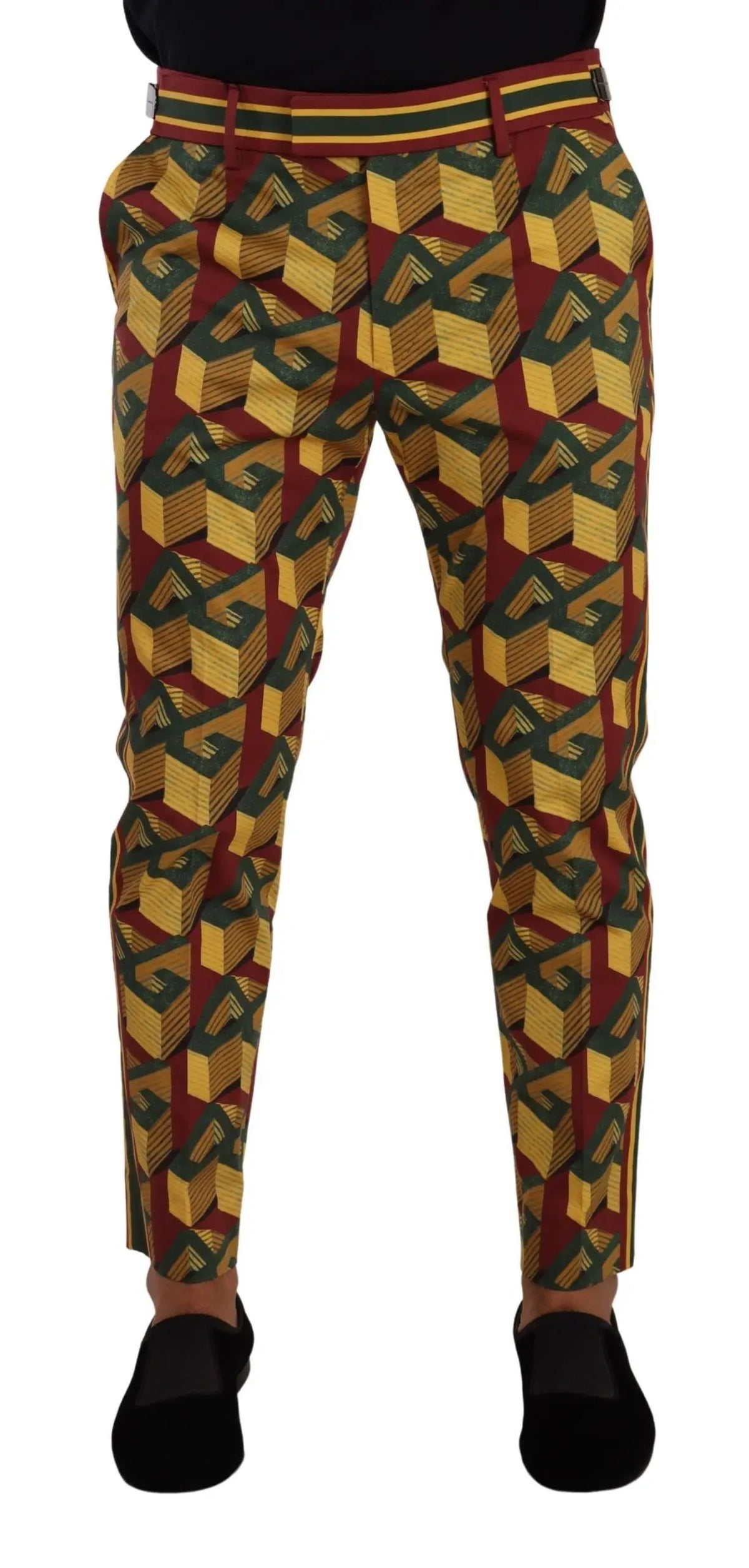 Une paire de pantalons pour hommes dolce gabbana en coton avec motif géométrique multicolore or vert et bordeaux et ceinture assortie
