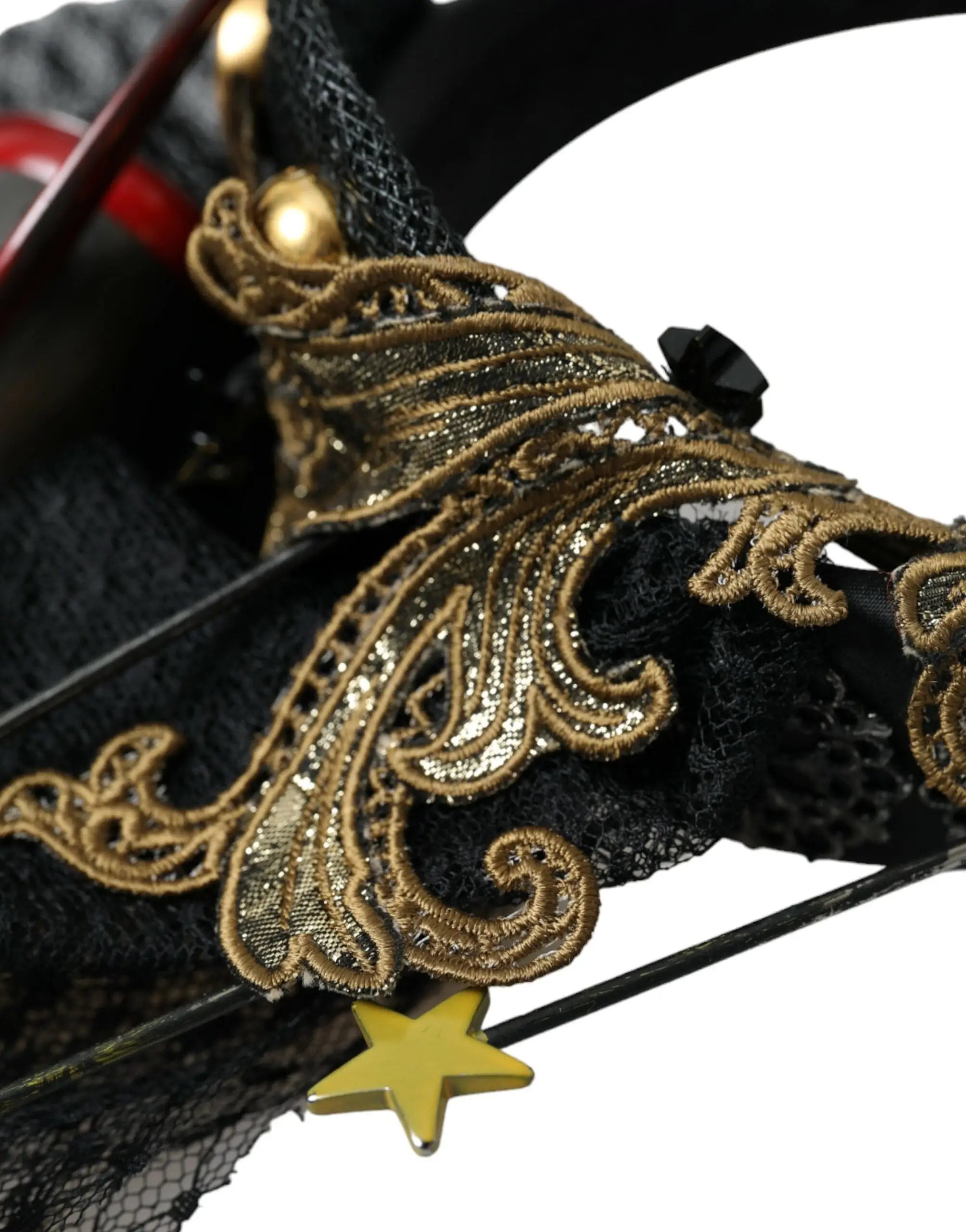 Masque en dentelle noire orné de broderies dorées et dune petite étoile dorée pour dolce gabbana headband diadème cristal multicolore