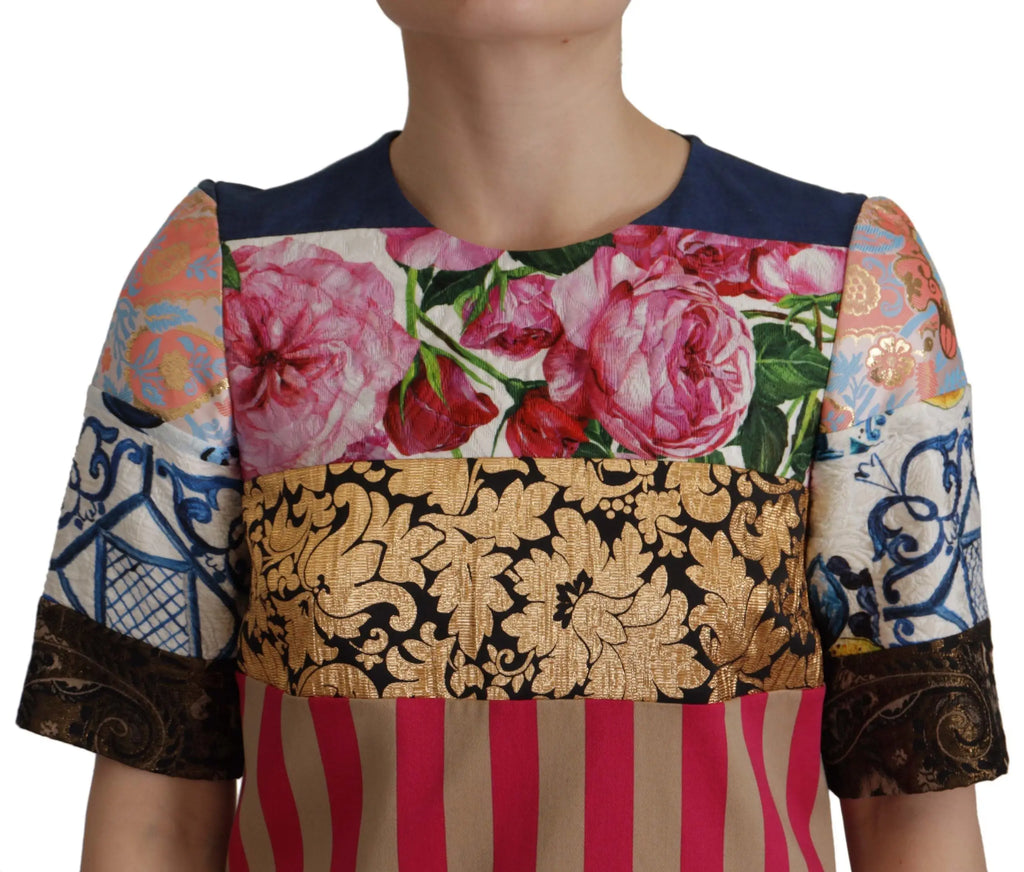 Robe mini fourreau jacquard dolce gabbana multicolore avec patchwork vif de roses roses et motifs damassés dorés