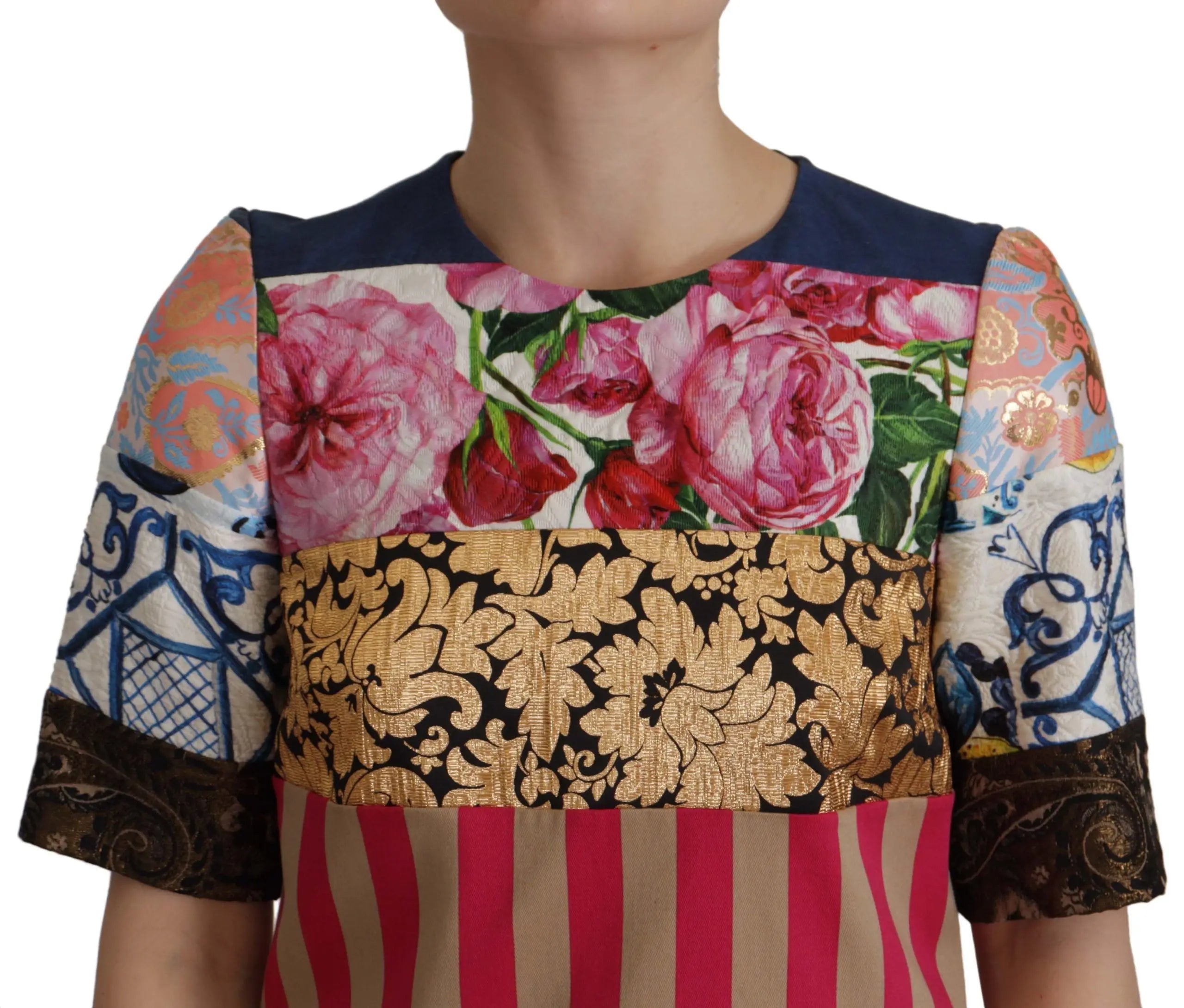 Robe mini fourreau jacquard dolce gabbana multicolore avec patchwork vif de roses roses et motifs damassés dorés