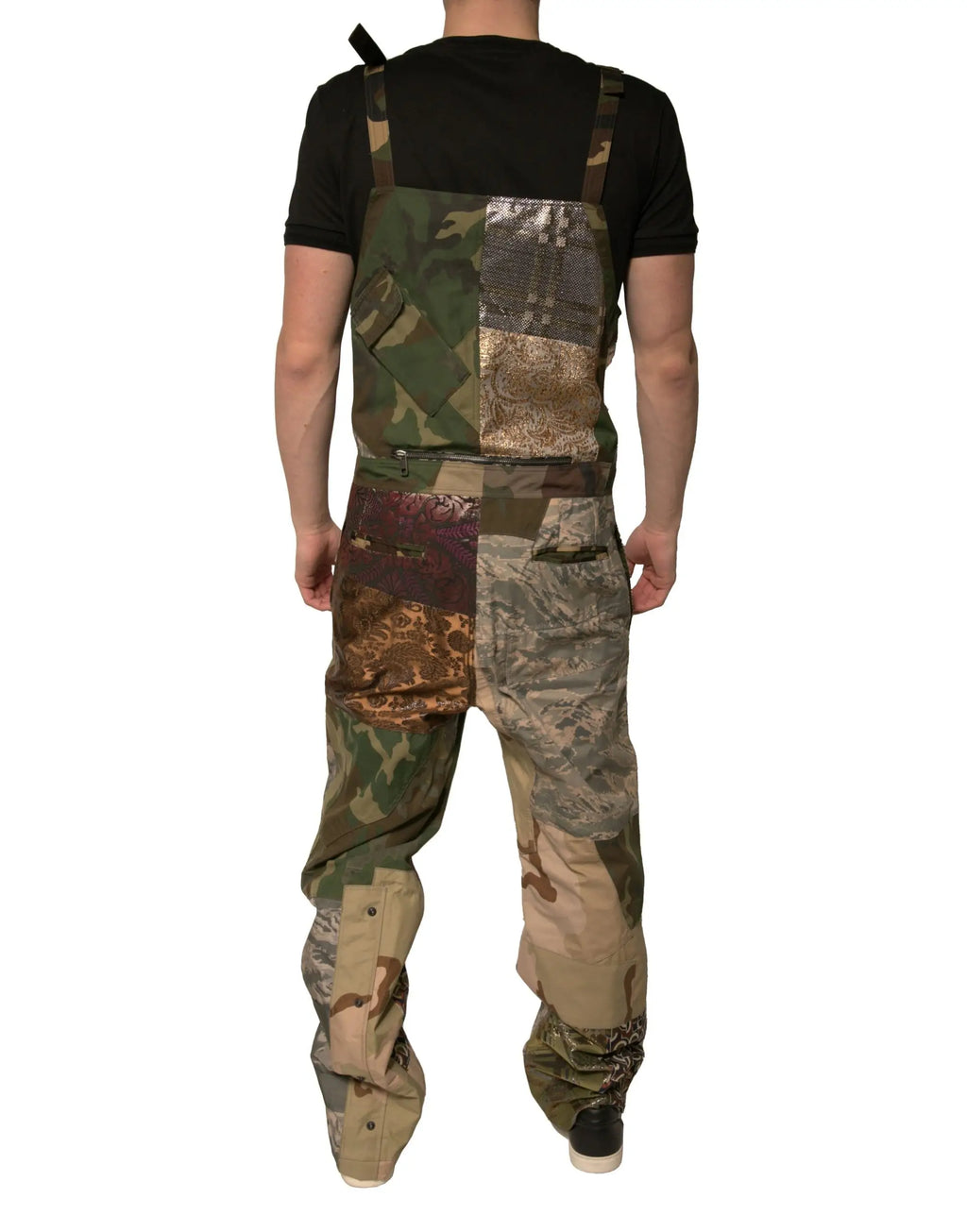 Dolce & gabbana pantalon salopette patchwork multicolore camouflage en vert marron or et violet avec motifs métalliques