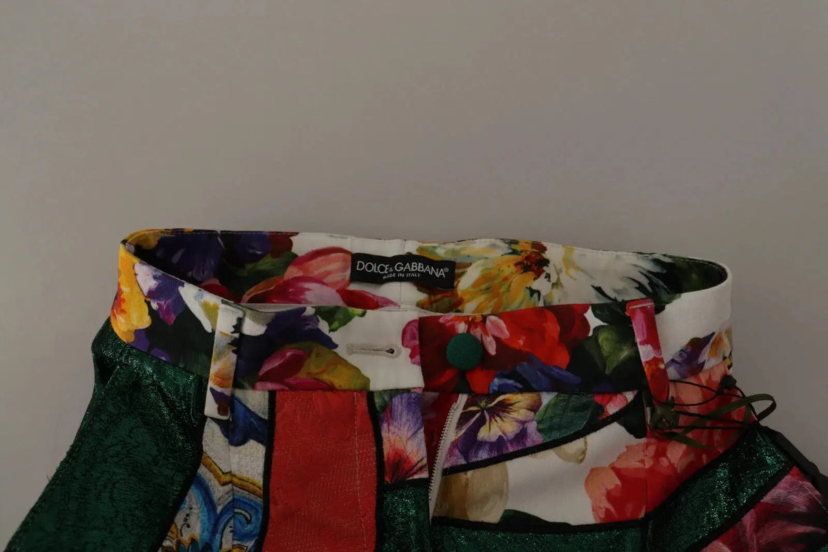 Pantalon taille haute en jacquard patchwork multicolore dolce & gabbana avec motif floral rouge violet et vert sur fond blanc