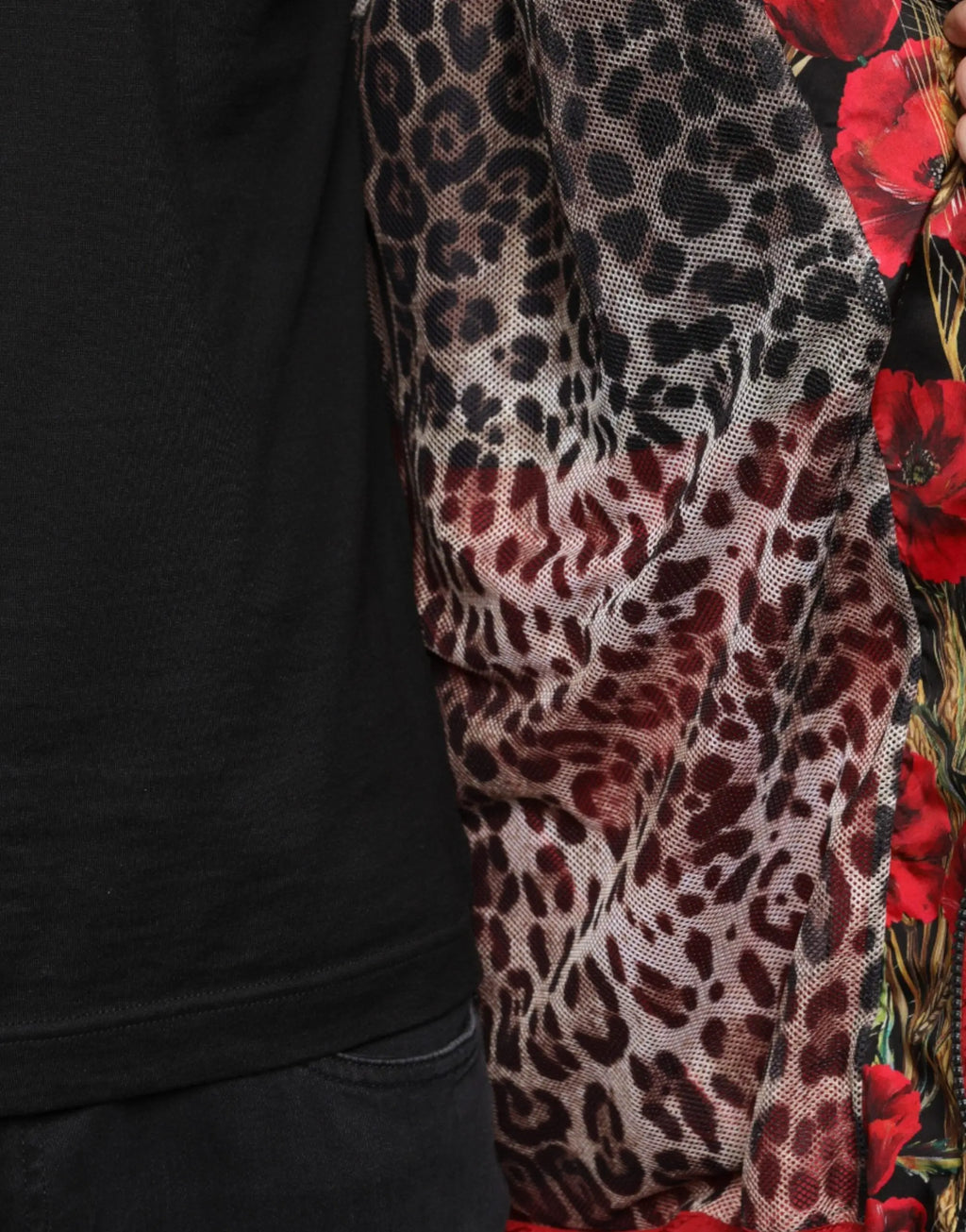 Écharpe en tissu mesh transparent à imprimé léopard dégradé noir gris et rouge profond pour dolce & gabbana multicolor patchwork men full zip sweater