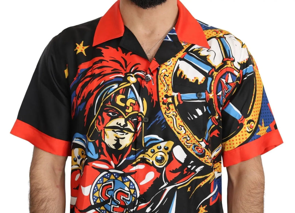 Chemise décontractée dolce & gabbana manches courtes noire avec imprimé multicolore style bande dessinée d un guerrier