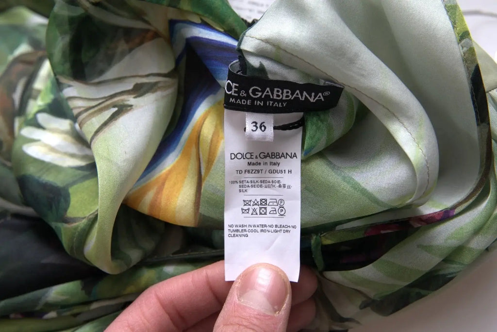 Robe longue en soie dolce gabbana pour femme avec imprimé jungle multicolore vert bleu et jaune floral