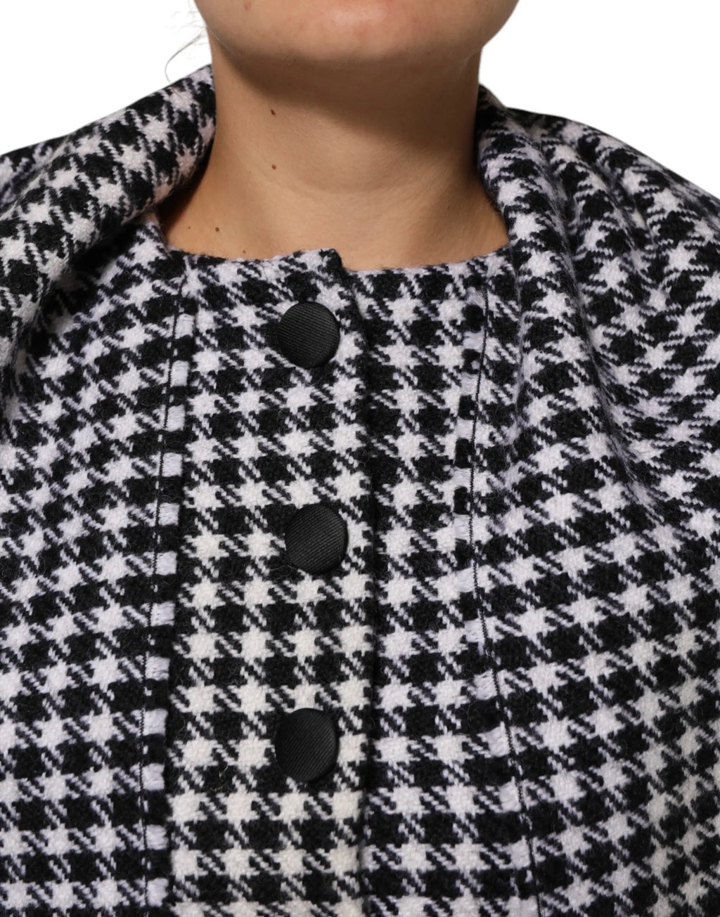 Manteau en laine noir et blanc à motif pied-de-poule avec trois boutons noirs de dolce & gabbana