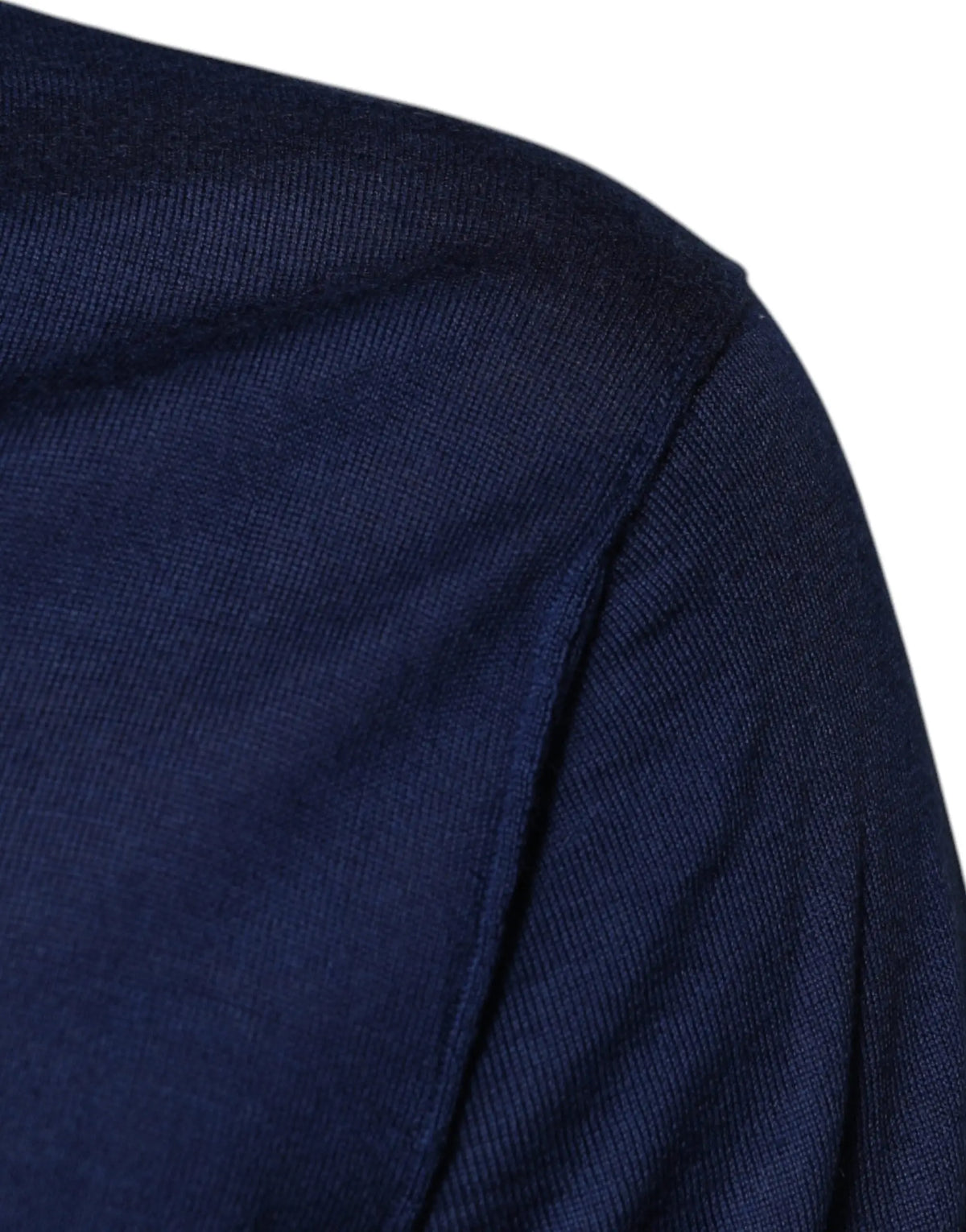 Manche de pull col v en cachemire bleu marine à côtes dolce & gabbana