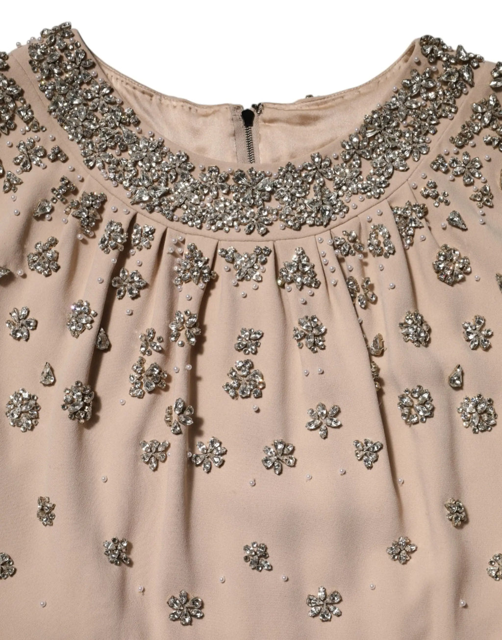 Robe beige délicate dolce & gabbana nude ecru avec perles et broderies florales argentées en cristal