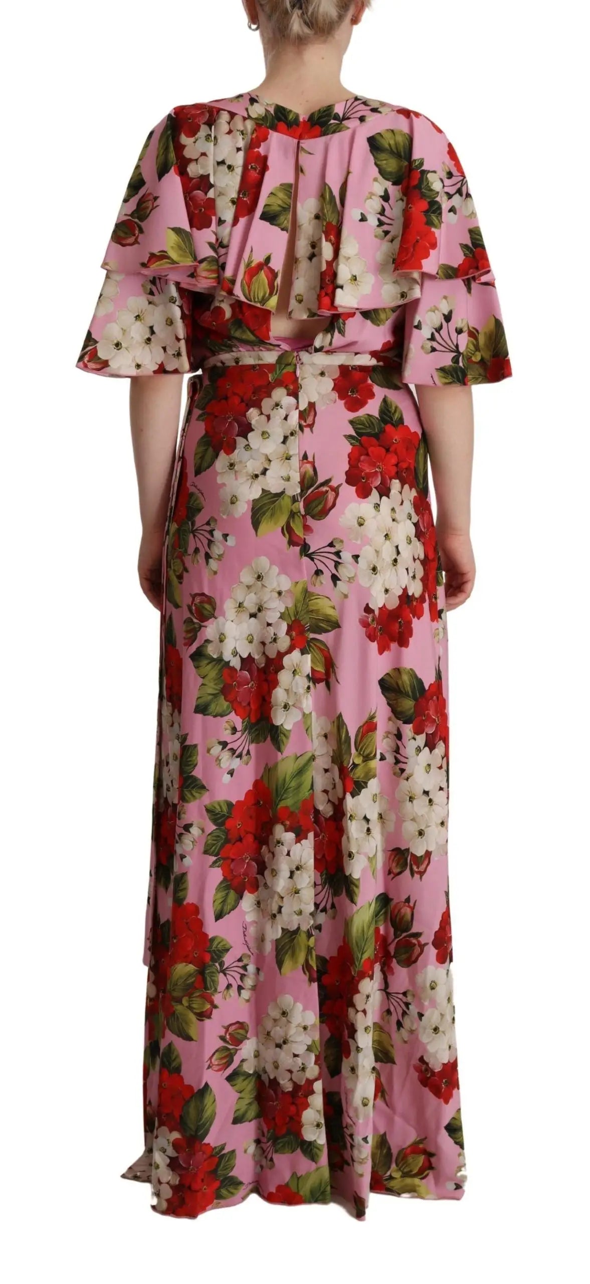 Robe longue en soie stretch dolce gabbana rose à fleurs rouges et blanches avec manches courtes à volants et ceinture assortie
