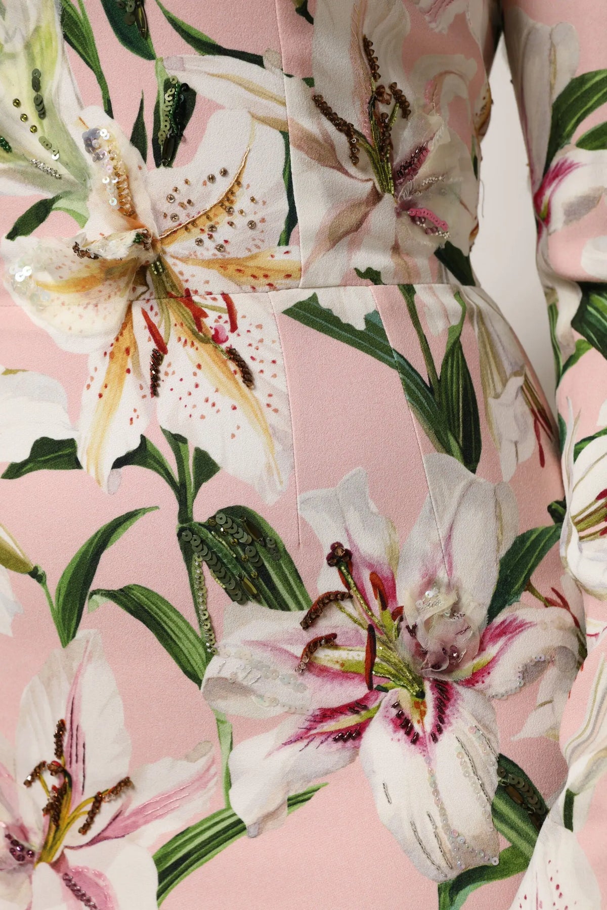 Robe midi en viscose rose dolce & gabbana avec motif floral vibrant de lys blancs sequins et broderies