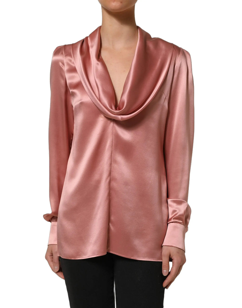 Une blouse douce en satin rose dolce & gabbana avec un col drapé et des manches longues en soie