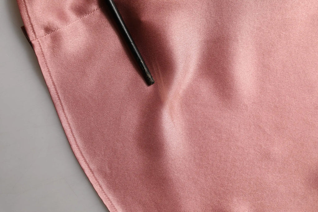 Blouse dolce et gabbana rose en satin de soie avec manches longues col v et finition brillante lisse