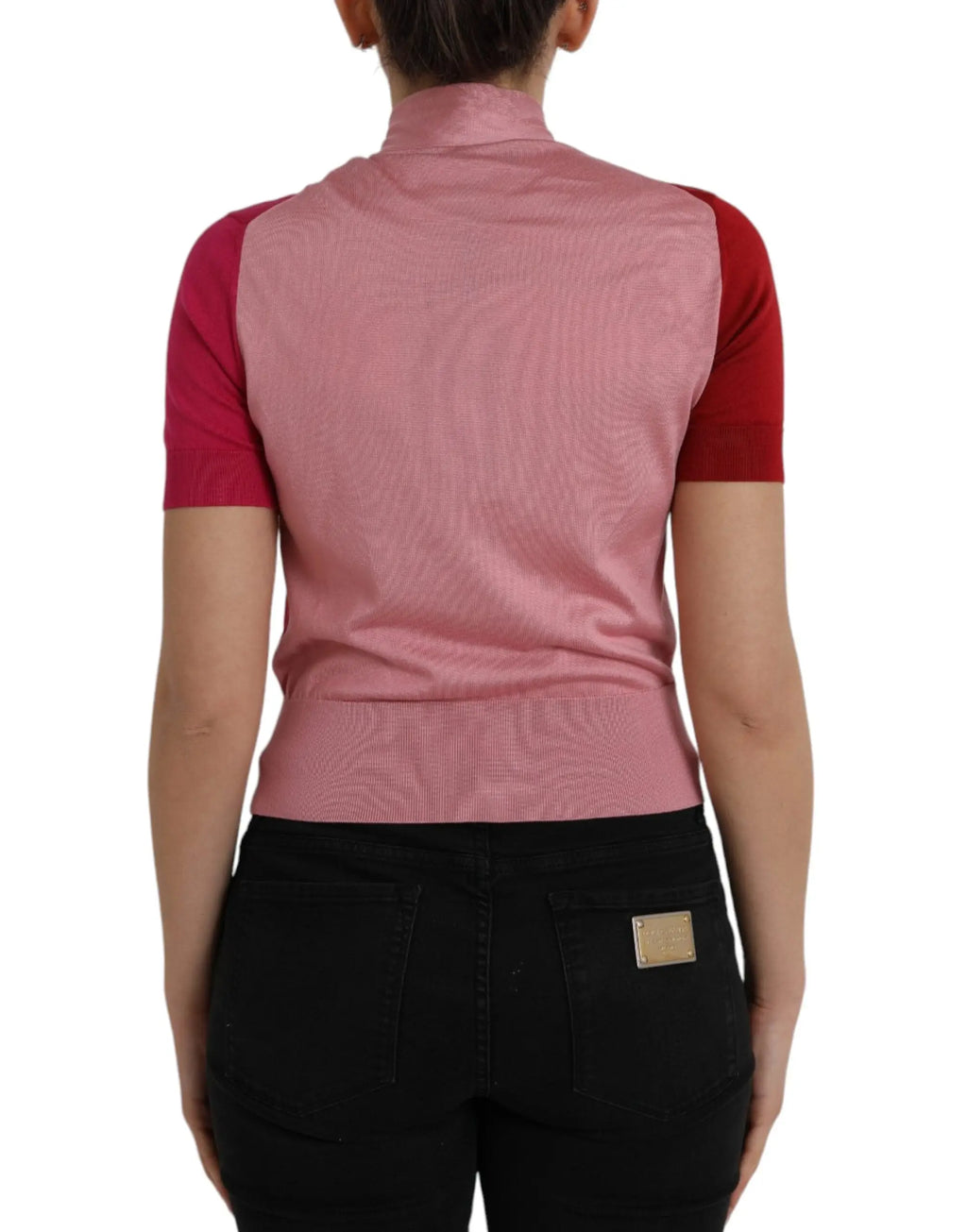 Dolce & gabbana pull rose à manches courtes en maille avec col ascot et empiècements rouges et roses