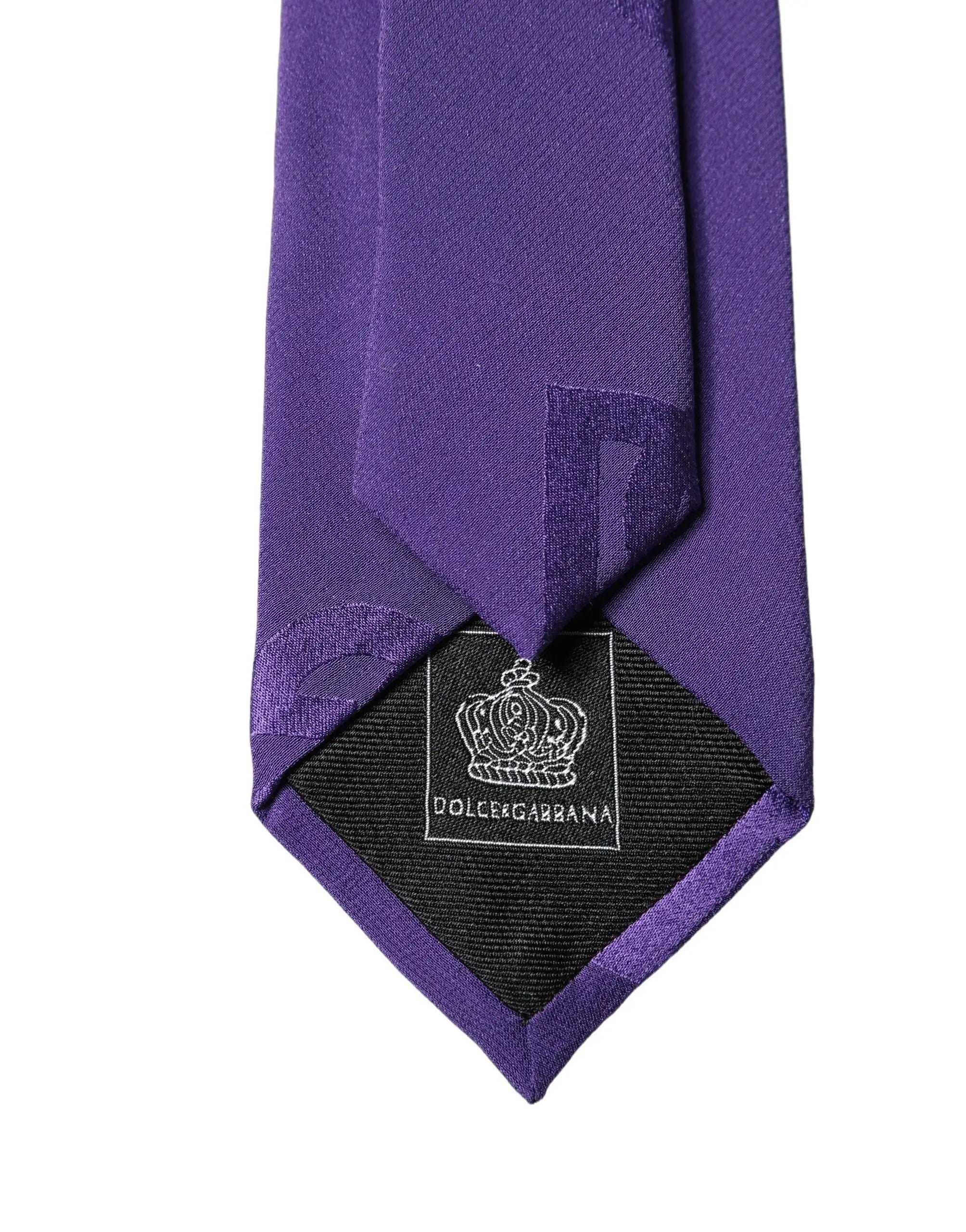 Cravate homme violette en soie dolce & gabbana avec motif géométrique ton sur ton et logo brodé intérieur noir