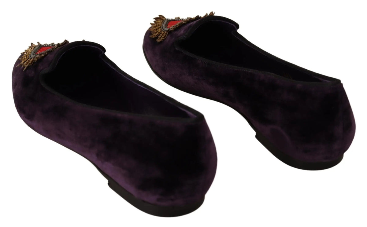 Dolce & gabbana mocassins plats en velours violet avec broderies dorées et rouges sur le bout