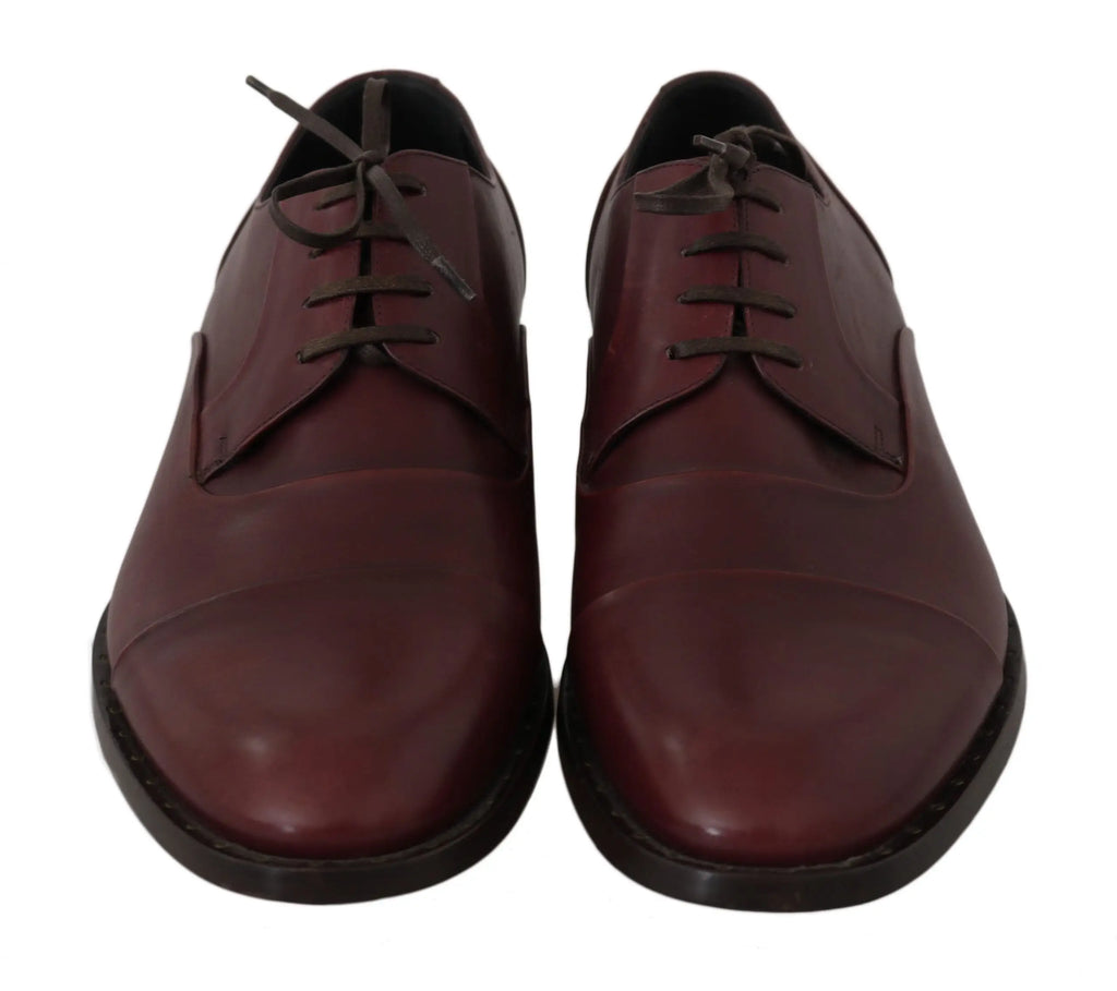 Chaussures derby formelles en cuir bordeaux rouge dolce & gabbana avec lacets foncés et bout droit classique