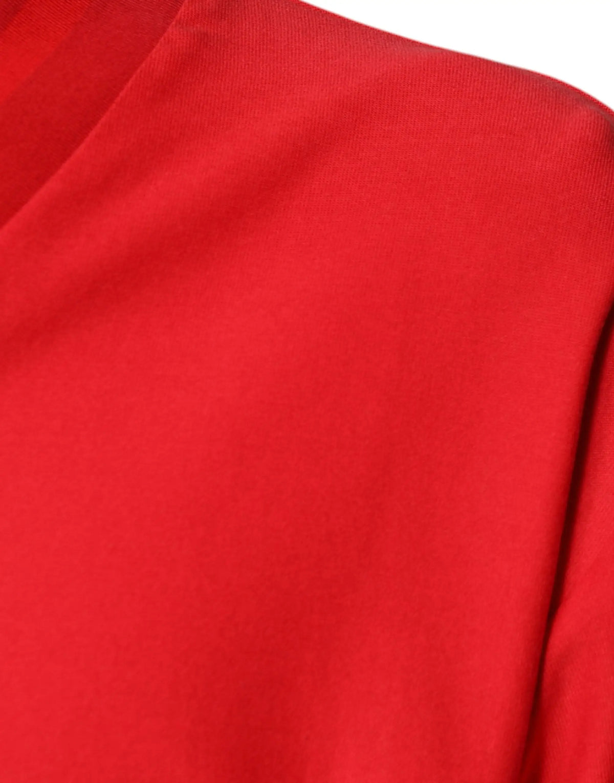 T-shirt dolce & gabbana rouge en coton à col v manches courtes avec tissu lisse et couture subtile le long de la couture