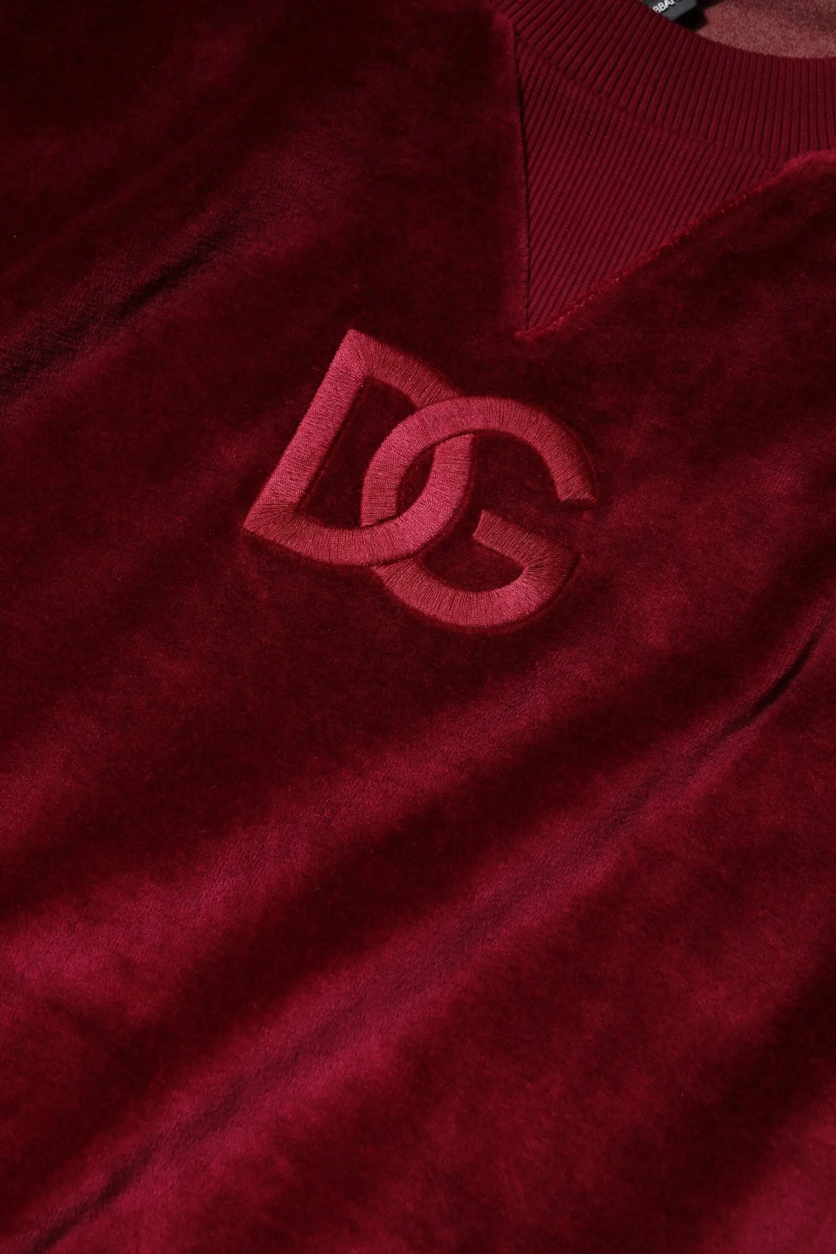 Pull over dolce gabbana en velours de coton rouge avec col rond et logo dg brodé ton sur ton