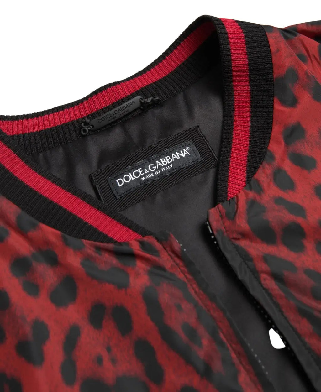 Dolce & gabbana veste bomber courte rouge léopard avec col côtelé noir et imprimé en velours