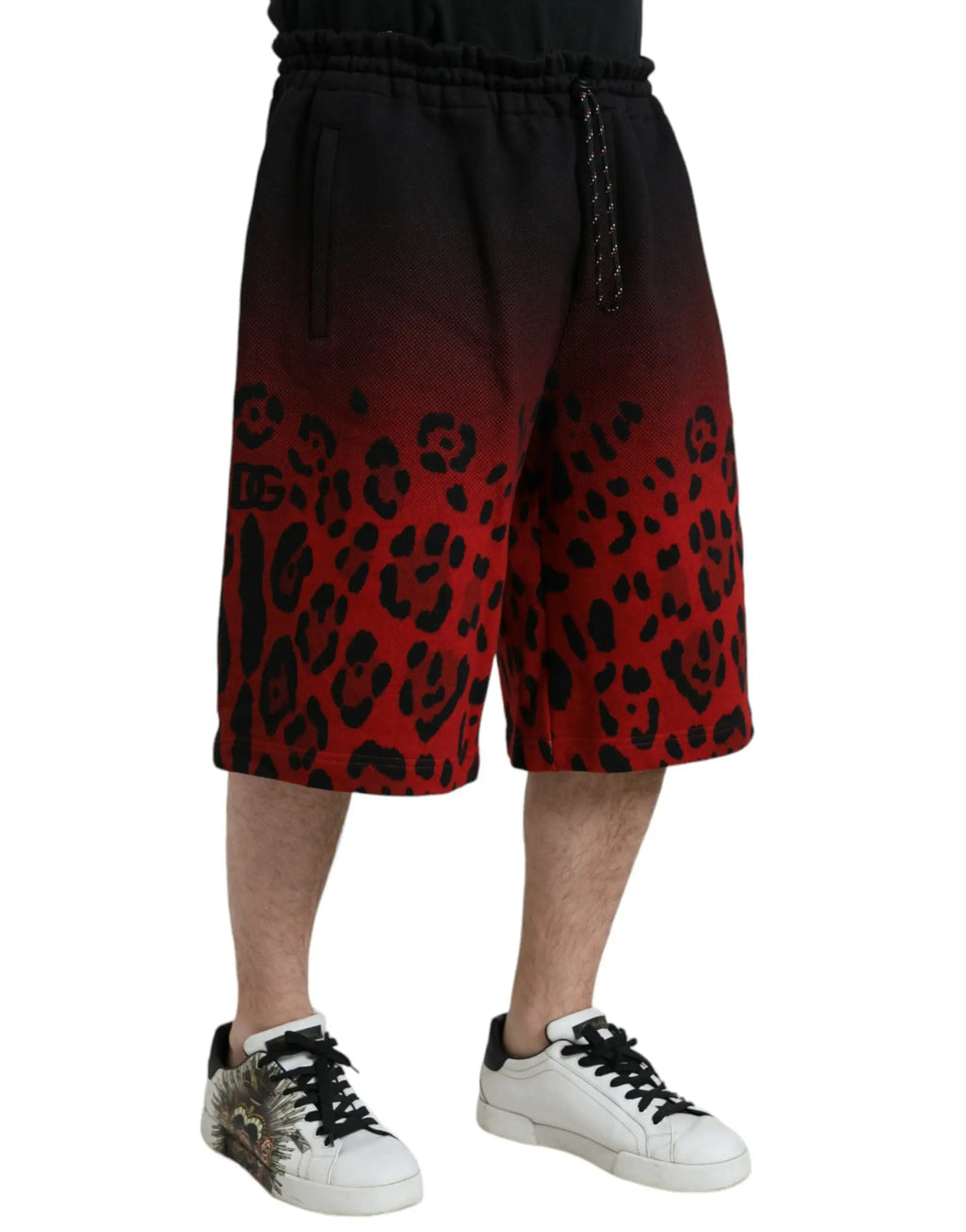 Dolce & gabbana bermuda en coton rouge avec imprimé léopard noir et rouge et taille à cordon de serrage