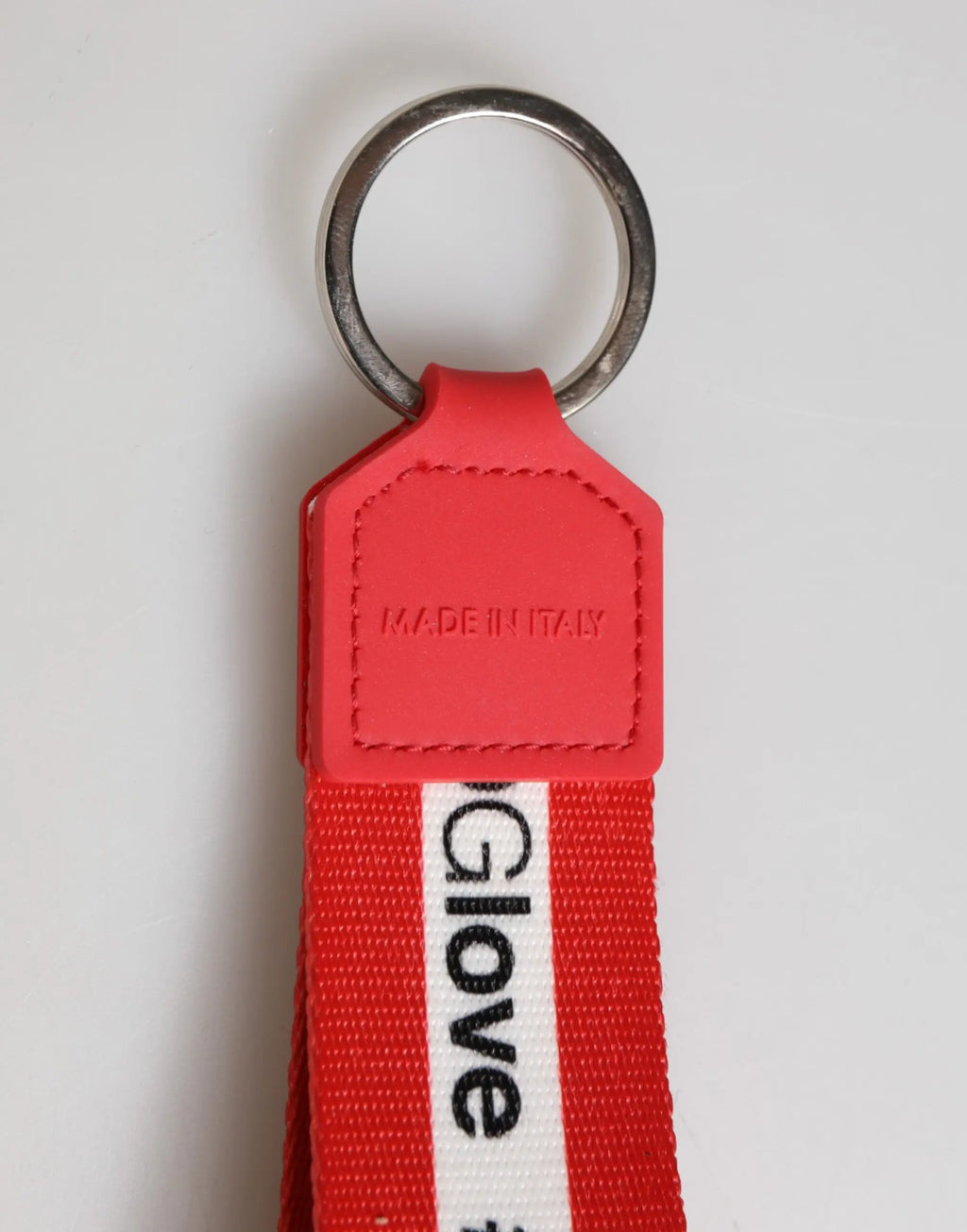 Porte-clés dolce & gabbana rouge en cuir synthétique avec anneau en laiton argenté et bride blanche logo glove noire