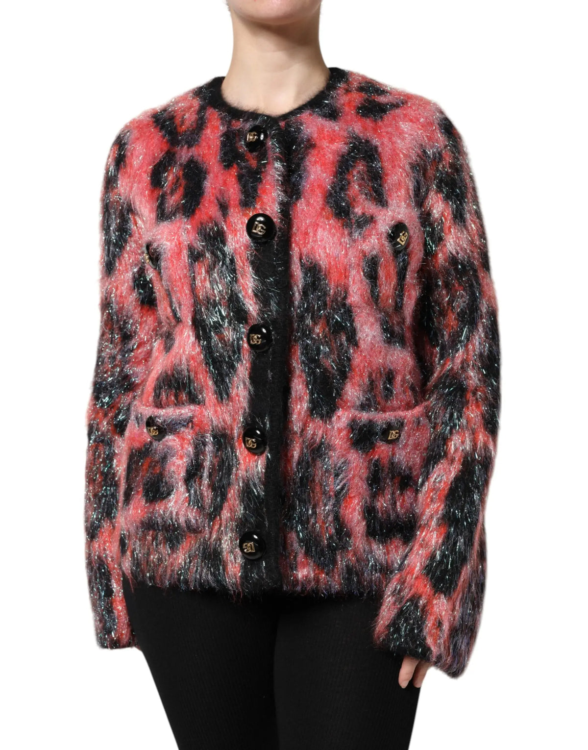 Cardigan dolce & gabbana en fausse fourrure léopard rose vif et noir avec boutons dorés en mohair rouge