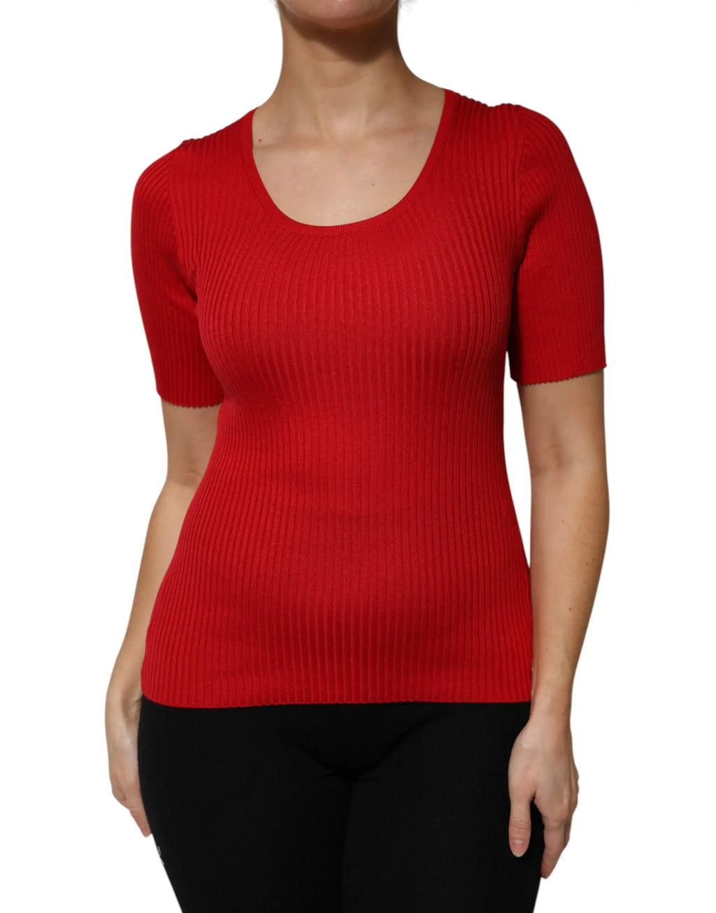 Dolce & gabbana pull rouge en maille côtelée à manches courtes et encolure ronde pour femme