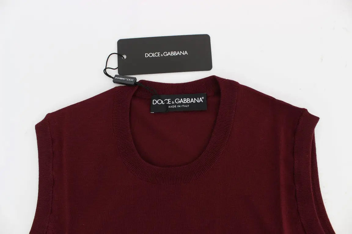 Dolce & gabbana pull sans manches rouge bordeaux en maille avec col et poignets côtelés
