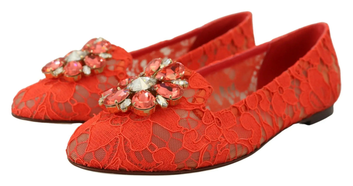 Ballerines dolce & gabbana rouges en dentelle taormina ornées dun bouquet floral de strass roses et transparents